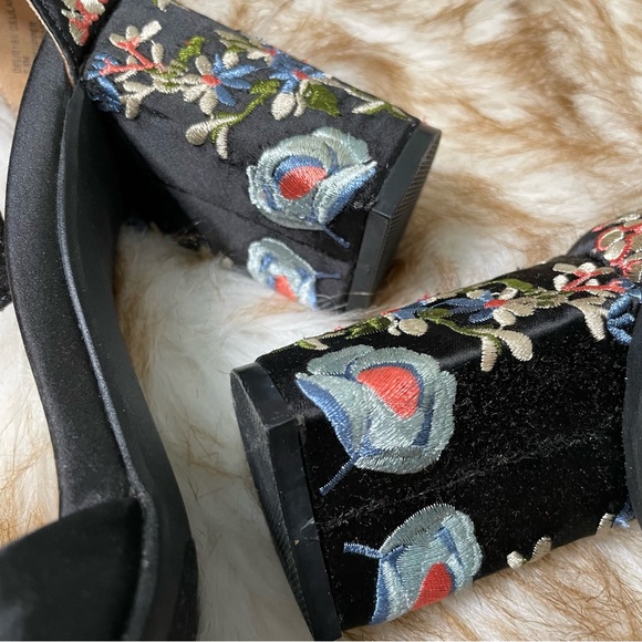 Steve Madden Delilah satin, embroidered heel - Picture 7 of 10